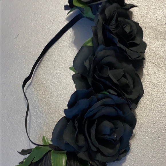 Elastic Rose Headband - Picture 3 of 4